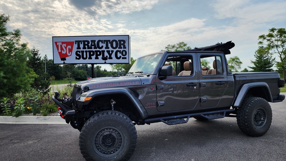 Tractor Supply Store Sign